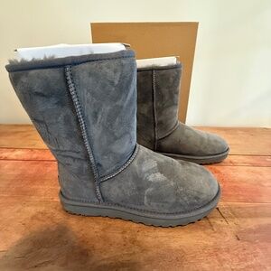 UGG Classic Short Boots | Size 8 | Grey